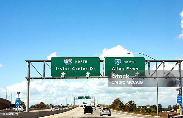 カリフォルニア州高速道路標識 - カリフォルニア州のストックフォトや画像を多数ご用意 - カリフォルニア州, カリフォルニア州アーバイン, SUV