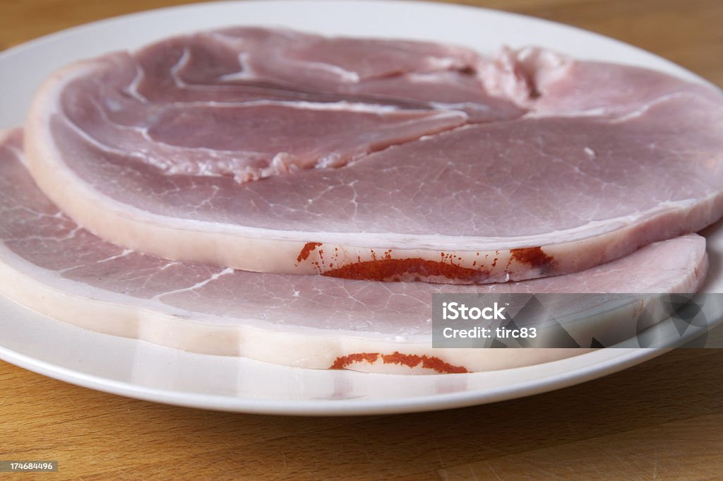 Dos materias primas gammon bistecs - Foto de stock de Alimento libre de derechos