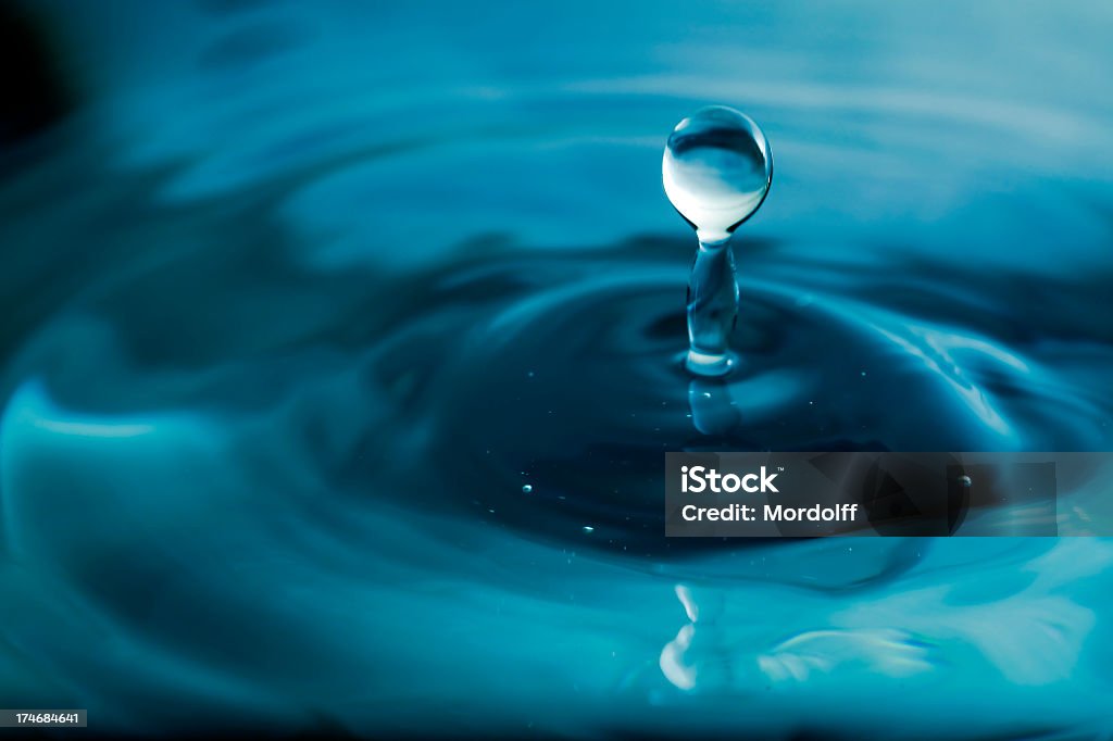 Waterdrop - Стоковые фото Абстрактный роялти-фри