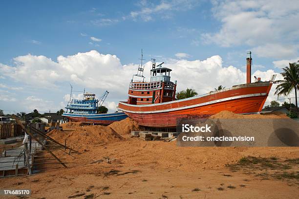 Po Tsunami Łodzi Rybackich - zdjęcia stockowe i więcej obrazów 2004 Indian Ocean Earthquake and Tsunami - 2004 Indian Ocean Earthquake and Tsunami, Azja, Fotografika