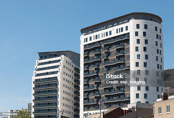 Nueva Construcción De Un Edificio De Apartamentos En Birmingham Foto de stock y más banco de imágenes de Aire libre