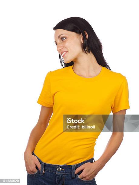 Junge Frau Mit Gelben Hemd Stockfoto und mehr Bilder von T-Shirt - T-Shirt, Gelb, Frauen