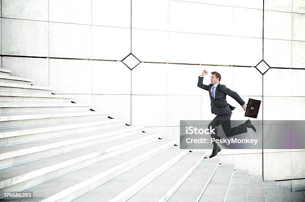 갬 사업가 실행 야외 바라요 걸리죠 인명별 계단 계단에 대한 스톡 사진 및 기타 이미지 - 계단, 옆모습, 달리기