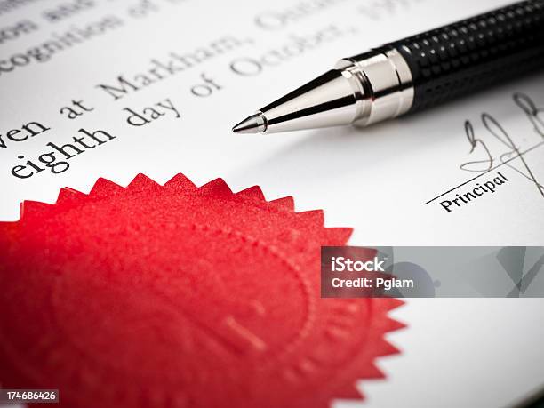 署名した契約のクローズアップ - 遺書のストックフォトや画像を多数ご用意 - 遺書, 信頼, 法的書類