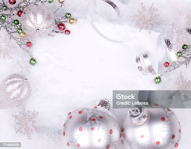 Tarjeta De Navidad Foto de stock y más banco de imágenes de Abalorio - Abalorio, Adorno de navidad, Blanco - Color