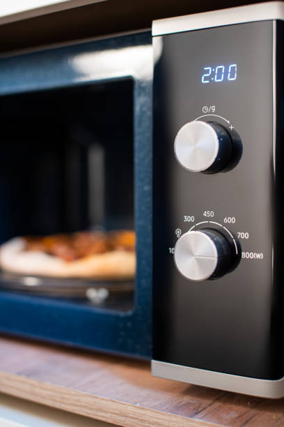 istock reheating pizza in the microwave 1746870463