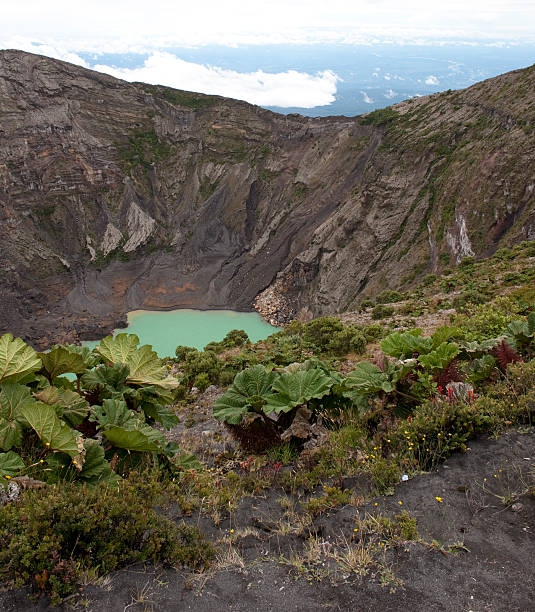 istock Irazu Volcano Lagoon Crater 174689030