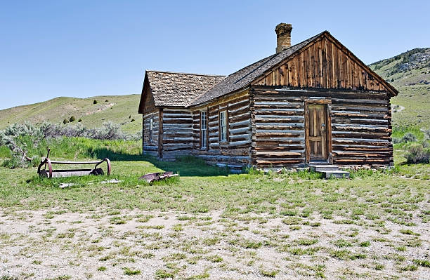 istock Old Log Cabin Bannack Montana 174691016