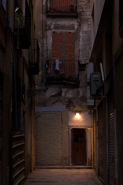 istock Dark alley in Barcelona 174691158