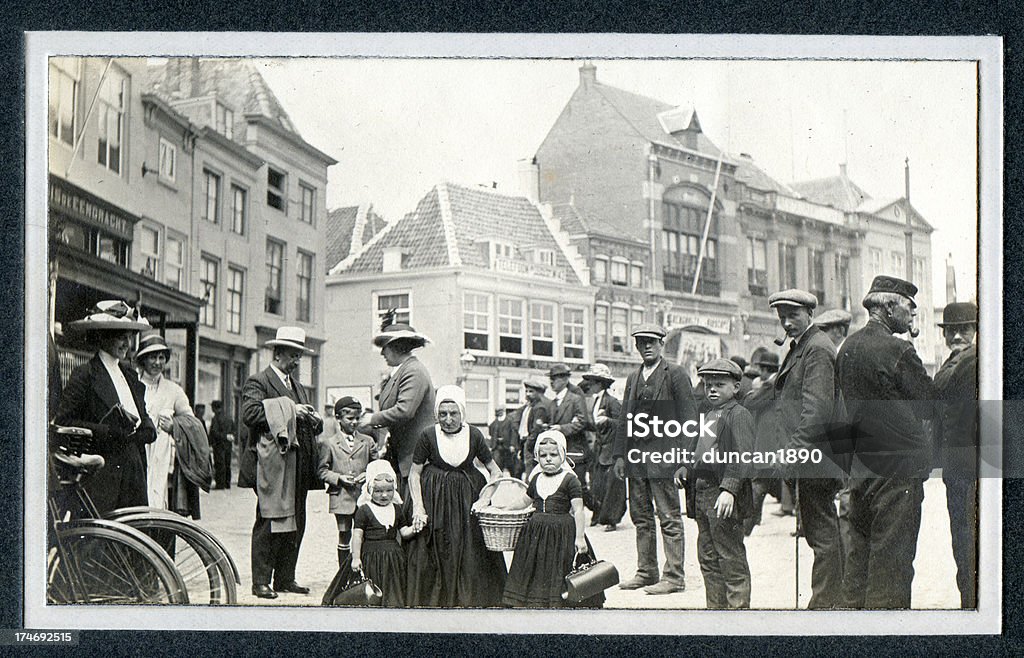 Zbudowany w stylu edwardiańskim Street Scene Belgia-stare zdjęcie - Zbiór zdjęć royalty-free (Styl edwardiański)