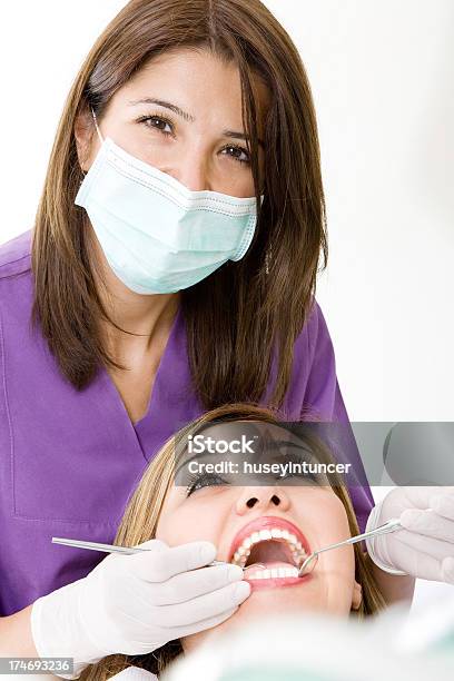 Dentista Serie - Fotografie stock e altre immagini di Adulto - Adulto, Ambientazione interna, Ambulatorio dentistico