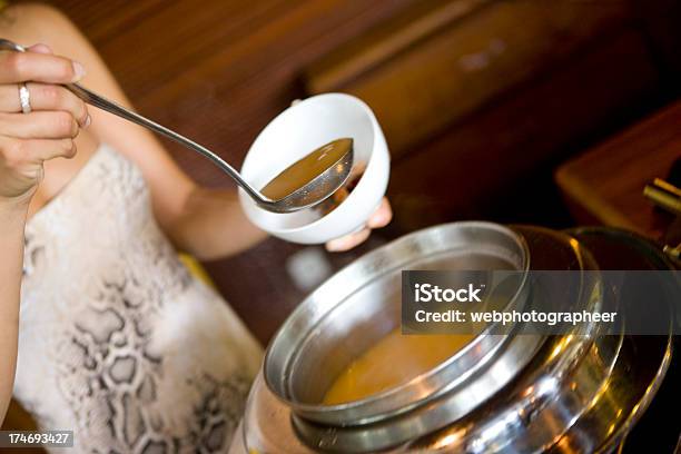 Foto de Sopa e mais fotos de stock de Adulto - Adulto, Alimentação Saudável, Almoço