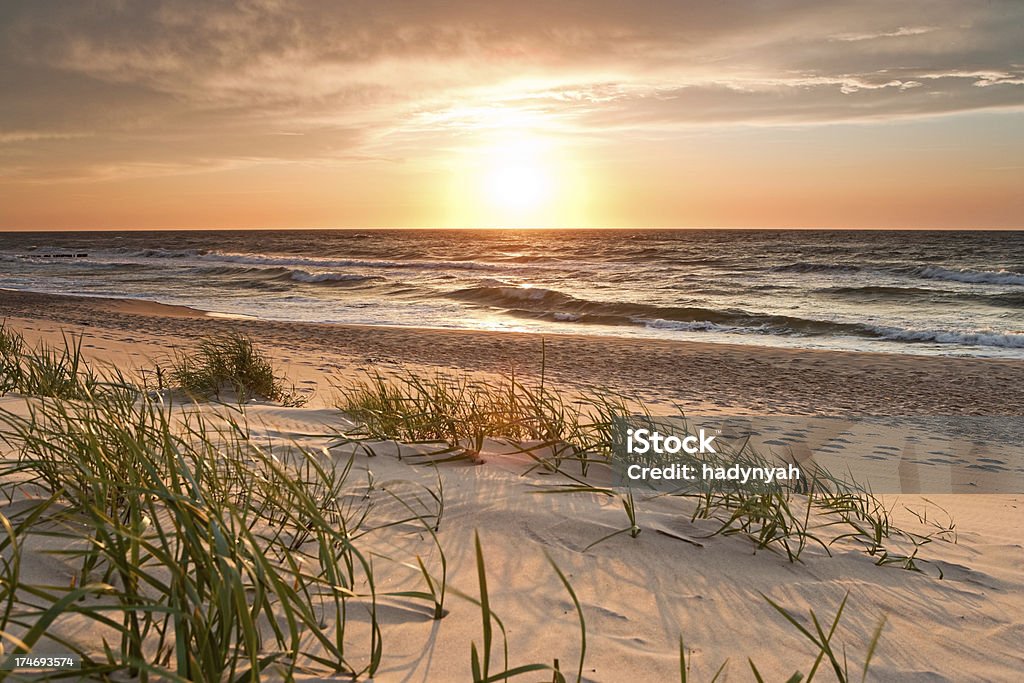 Scène montrant la plage au coucher du soleil au-dessus de la mer Baltique - Photo de Mer Baltique libre de droits
