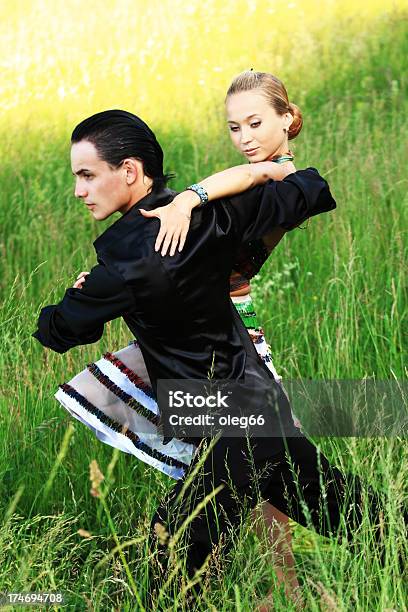 Tanzen Paar Stockfoto und mehr Bilder von Ländliches Motiv - Ländliches Motiv, Tango - Tanz, Tangomusik