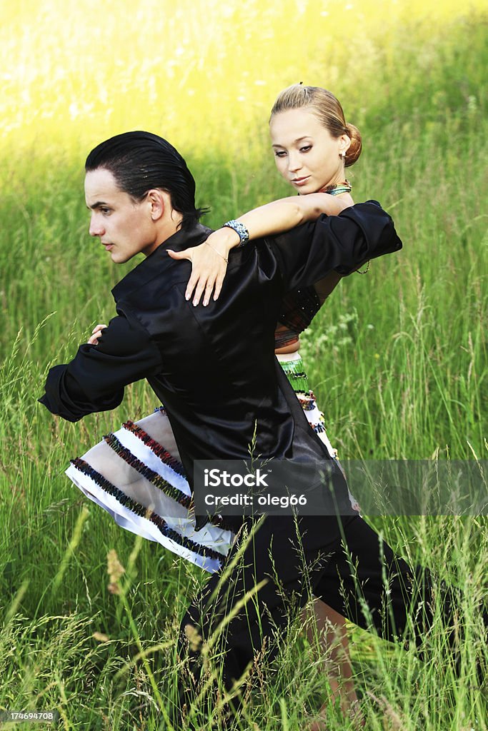 Dança casal - Foto de stock de Cena Rural royalty-free