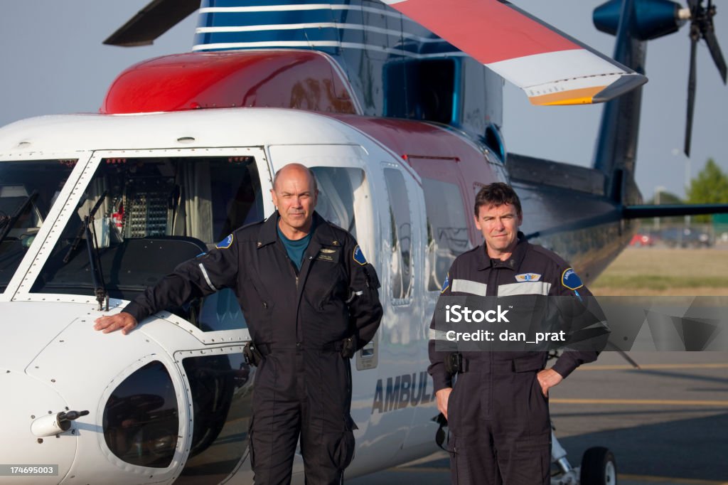 Paramedics ambulancia aérea - Foto de stock de Ambulancia Aérea libre de derechos