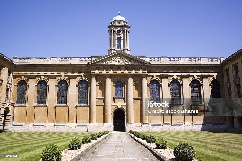 Queens College Université d'Oxford - Photo de Art topiaire libre de droits