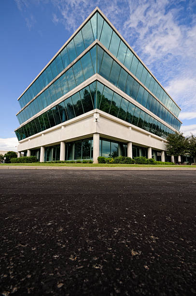 office tower - office park three dimensional shape financial building built structure стоковые фото и изображения