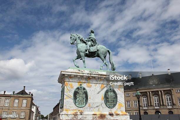 Re Federico V Di Amalienborg Copenhagen - Fotografie stock e altre immagini di Bronzo - Bronzo, Cavallo - Equino, Composizione orizzontale