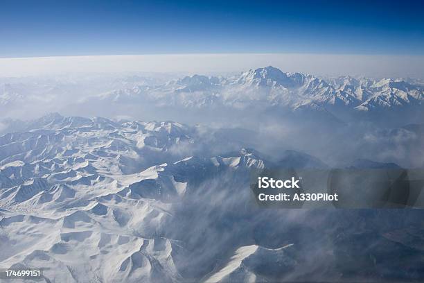 Mountain Peaks - Fotografie stock e altre immagini di A mezz'aria - A mezz'aria, Ambientazione esterna, Area selvatica