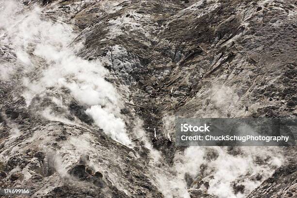 Foto de Fumarola Lama Panela De Vapor De Yellowstone Vulcão e mais fotos de stock de Acidentes e desastres