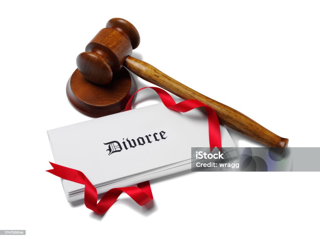 Divorce journaux et Marteau de juge - Photo de Autorité libre de droits