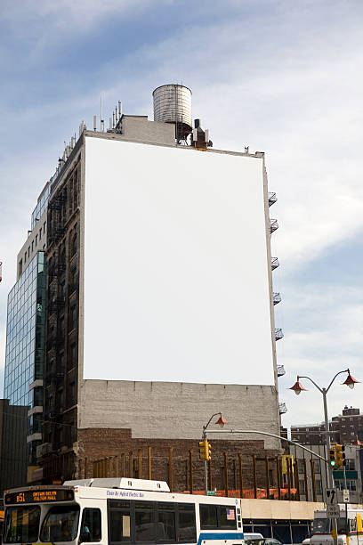 большой рекламный щит - вертикальный стоковые фото и изображения