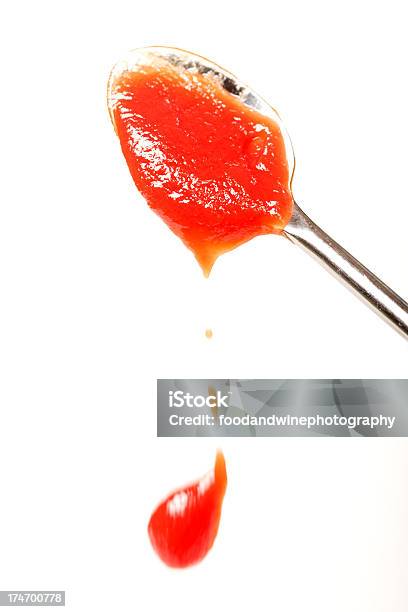 Photo libre de droit de Cuillère De Tomate Ketchup Publié banque d'images et plus d'images libres de droit de Aliments et boissons - Aliments et boissons, Cuillère, Goutte - État liquide