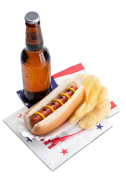 cuatro de julio de cerveza, perros y fritas - napkin american flag holiday fourth of july fotografías e imágenes de stock