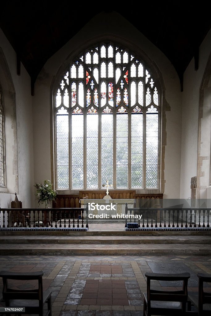 東の窓と教会の祭壇 - イギリスのロイヤリティフリーストックフォト