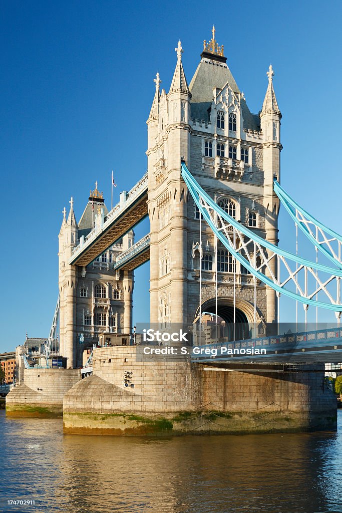 Tower Bridge - Foto stock royalty-free di Acqua fluente
