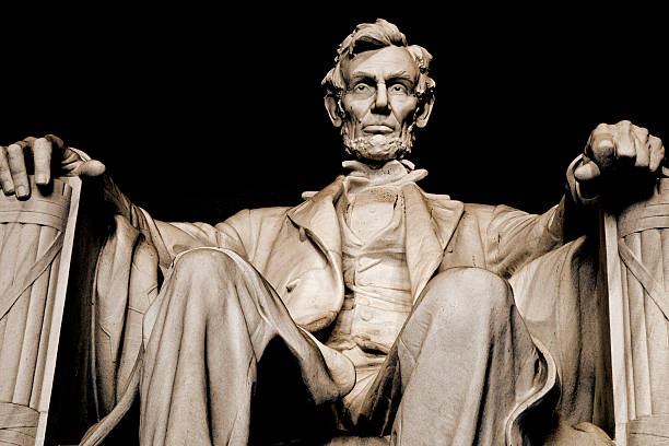 istock Abraham Lincoln in Lincoln Memorial (XXL) 174703731