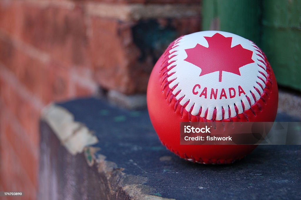 Dia do Canadá de beisebol - Foto de stock de Bandeira Canadense royalty-free