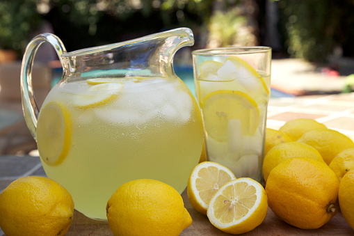 Fresh Lemons and lemonade by the pool.
