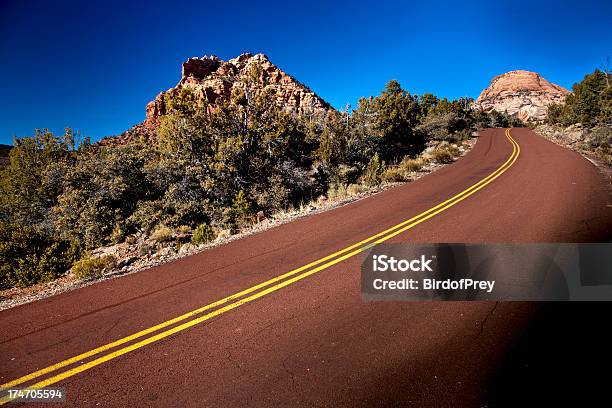 Straße In Zion Nationalpark Stockfoto und mehr Bilder von Asphalt - Asphalt, Biegung, Bildhintergrund