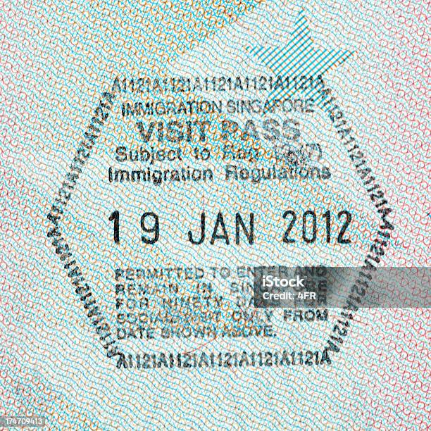 A Imigração Visa Carimbo De Passaporte Visite Pass Singapura - Fotografias de stock e mais imagens de Carimbo de Passaporte
