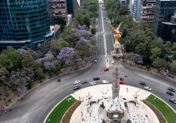 istock Mexico City monument 1747428144