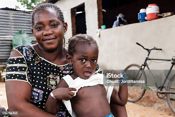 Foto de Smiles Na África e mais fotos de stock de Senegal - Senegal, Só Mulheres, Família