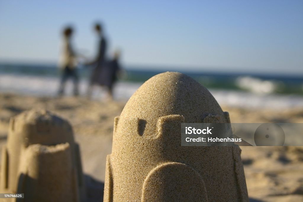 Gli amanti della spiaggia - Foto stock royalty-free di Abbracciare una persona