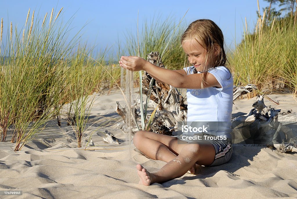 Menina brincando na praia - Royalty-free Adolescente Foto de stock