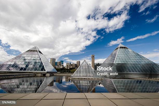 Glass Pyramid-foton och fler bilder på Edmonton - Edmonton, Alberta, Pyramid