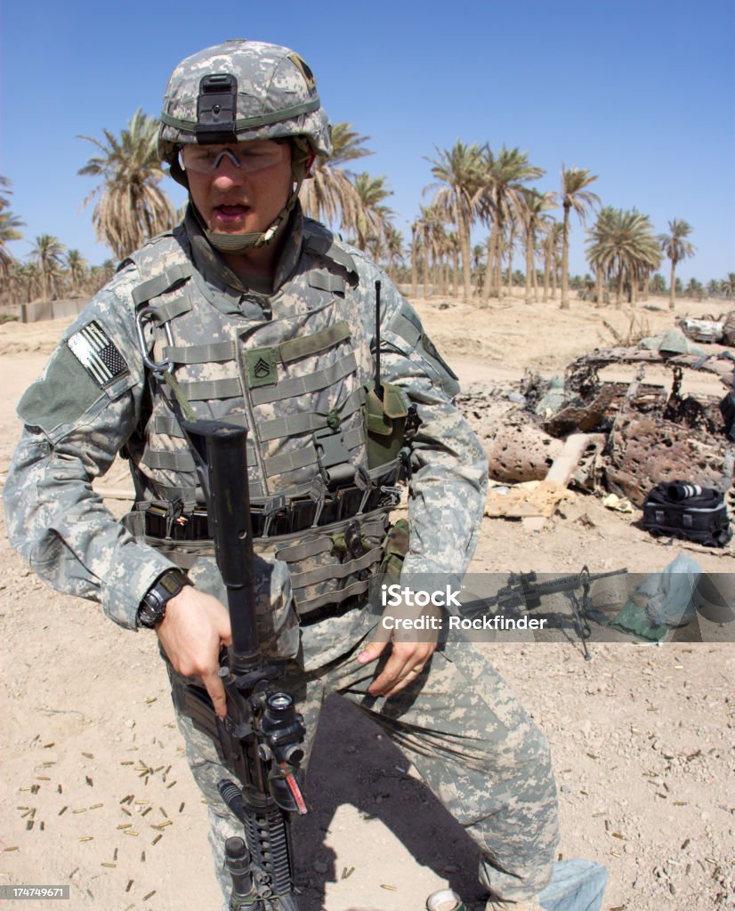 Soldado do rifle - Foto de stock de Colete à prova de bala royalty-free