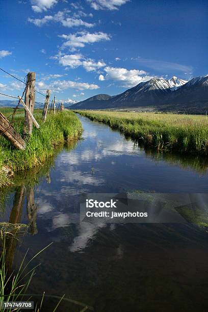 Valley Acqua - Fotografie stock e altre immagini di Acqua - Acqua, Agricoltura, Bagnato