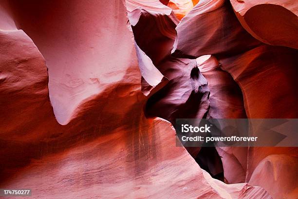 Lower Antelope Canyontwarz Się - zdjęcia stockowe i więcej obrazów Antropomorficzna twarz - Antropomorficzna twarz, Antropomorficzny, Bez ludzi