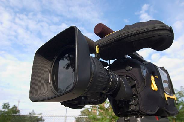 hochauflösende professionelle video-kamera - 1080i stock-fotos und bilder