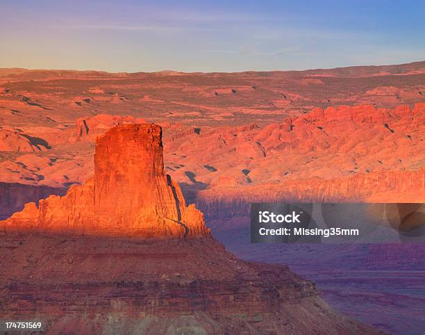 Foto de Red Rocks Afloramento Canyonlands e mais fotos de stock de Afloramento - Afloramento, Beleza natural - Natureza, Clima árido