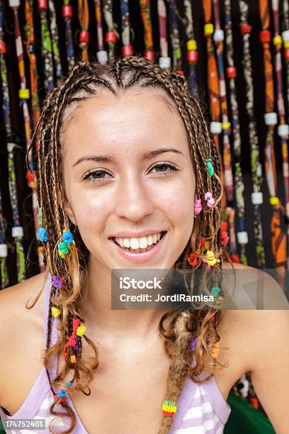 Uśmiech W Afryce - zdjęcia stockowe i więcej obrazów Senegal - Senegal, Zaplecione włosy, Afryka
