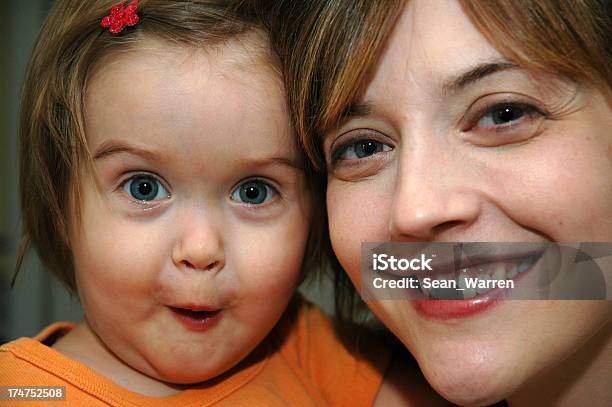 Occhi Azzurri Come Mamma - Fotografie stock e altre immagini di 12-17 mesi - 12-17 mesi, Bambino, Fotografia - Immagine