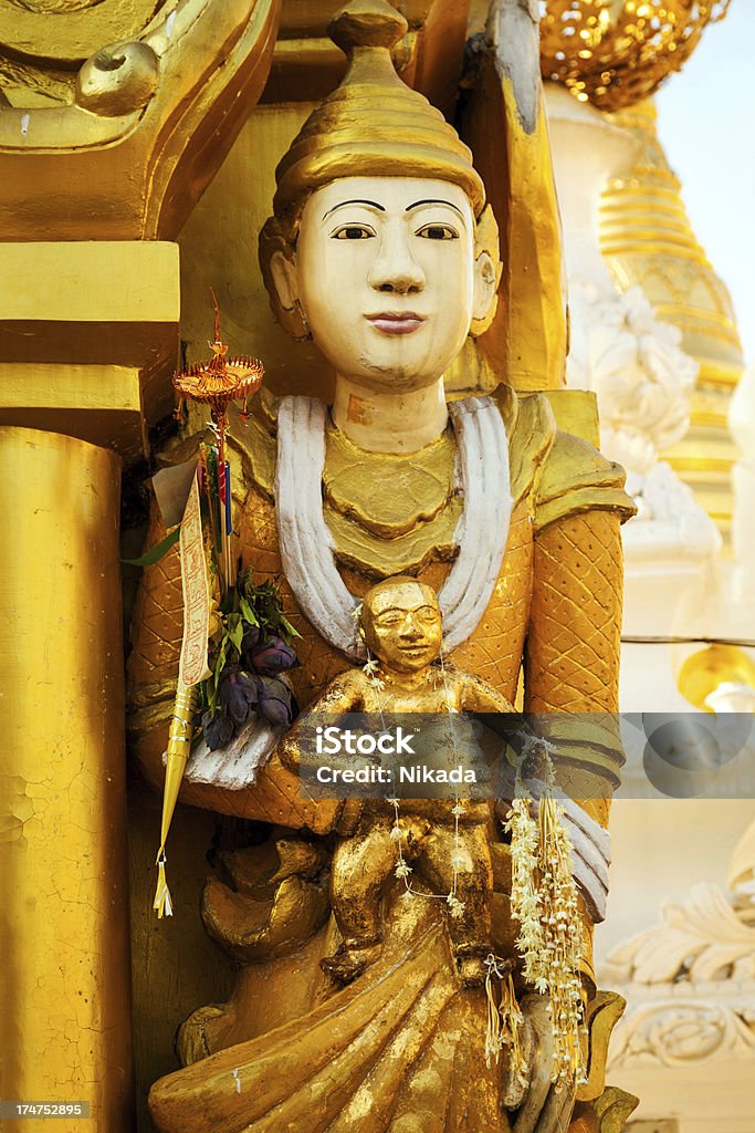 Estátua do Pagode de Shwedagon, Myanmar - Foto de stock de Arquitetura royalty-free