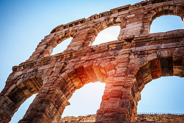 detalhe da arena de verona - verona italy travel europe sunlight - fotografias e filmes do acervo